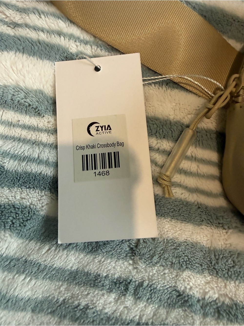 Zyia Active Crisp Khaki Crossover Bag - Picture 2 of 6